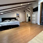 Apartment In The Heart Of *