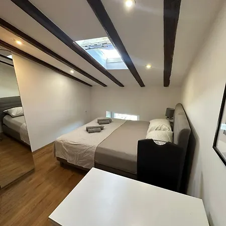 아파트 In The Heart Of