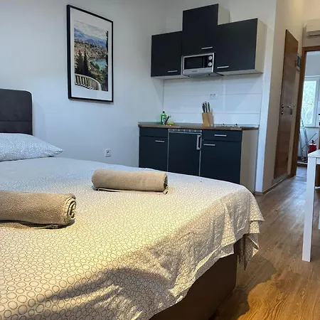 In The Heart Of 아파트 풀라